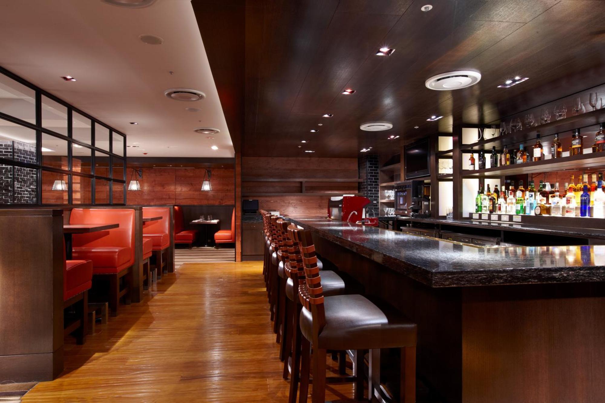 Ambassador Hotel Hsinchu Exterior foto The bar at the restaurant