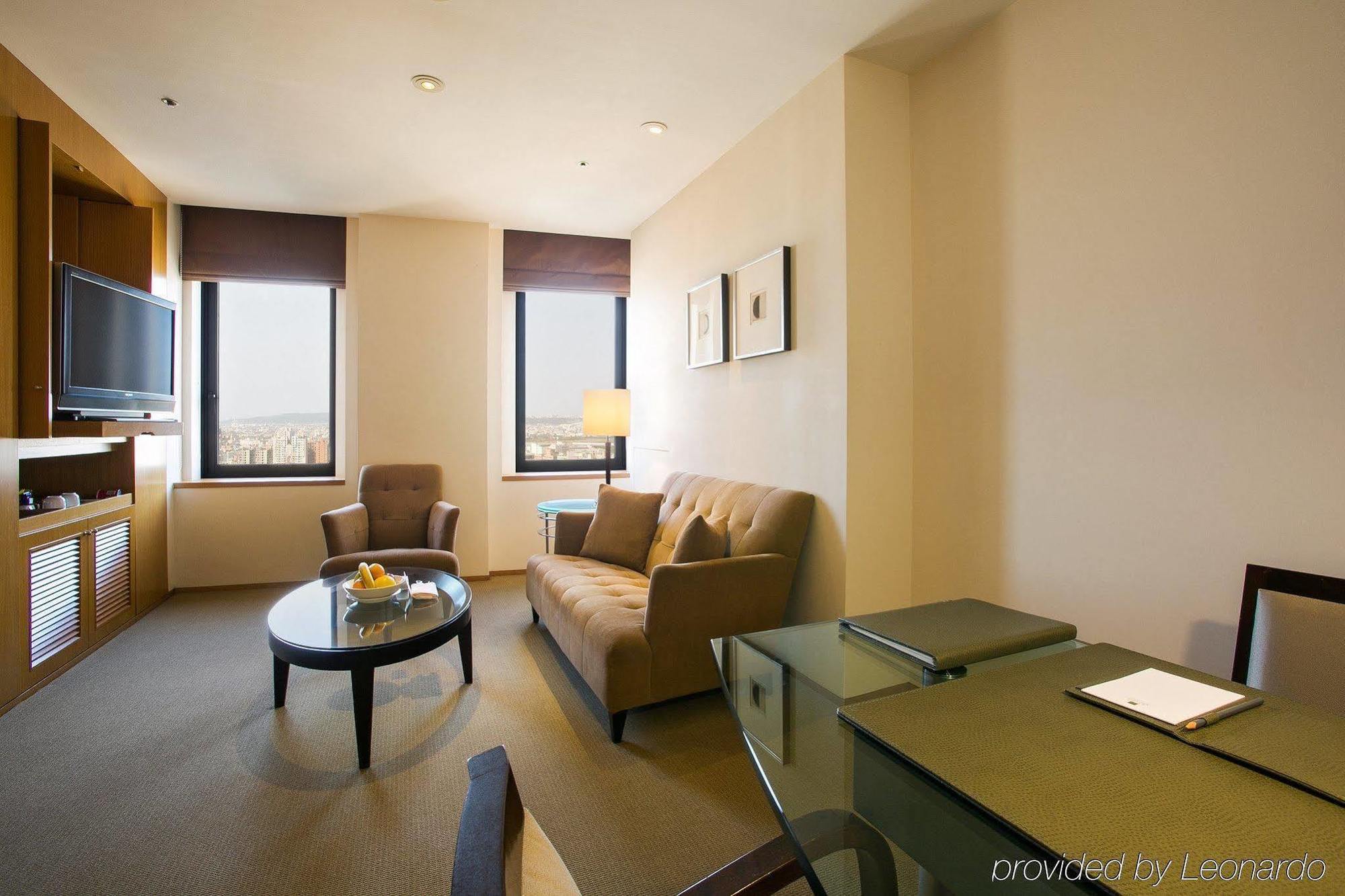 Ambassador Hotel Hsinchu Exterior foto A typical apartment at the hotel